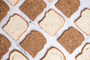 AIライティングツールの有料版は本当に価値があるのか？