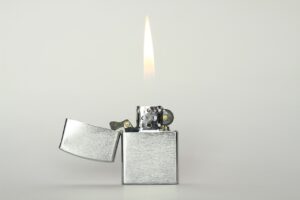 AIライティングツールと人間のライターの違いは何ですか？