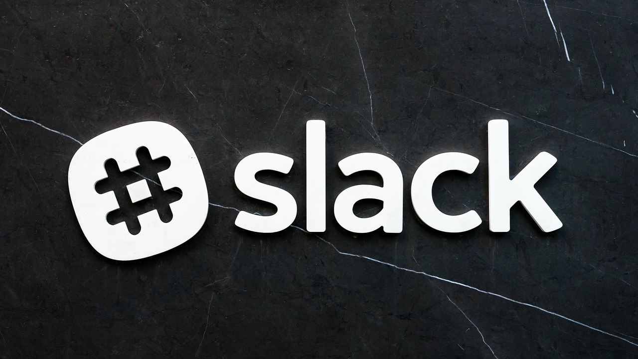 AIライティングツールとSlack連携で効率的なチームコミュニケーションはできる？
